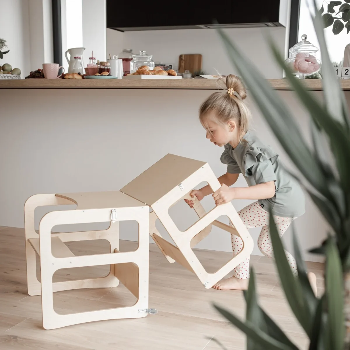 2-in-1 Kitchen Tower / Table & Chair, photo 3