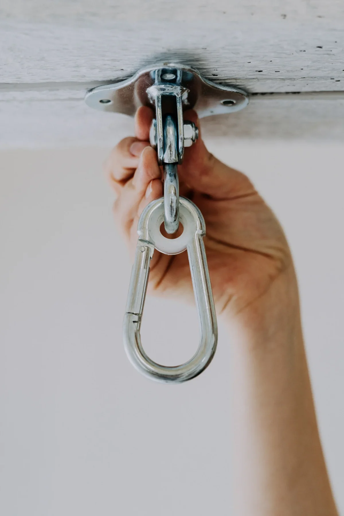 HopOn Swing Ceiling Hanger for Concrete Ceilings