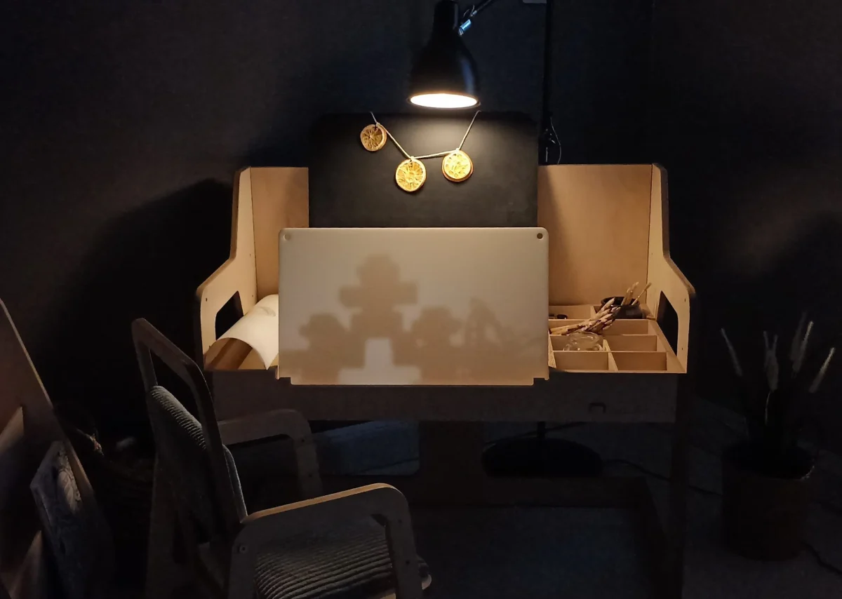 Adjustable Storage Table and Chair with Acrylic Board, photo 6