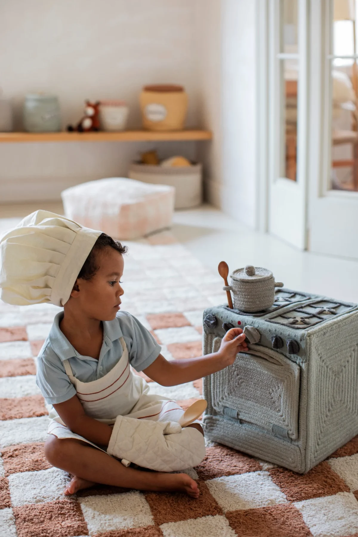 Handmade Textile Play Stove with Pot and Oven Mitt, photo 2