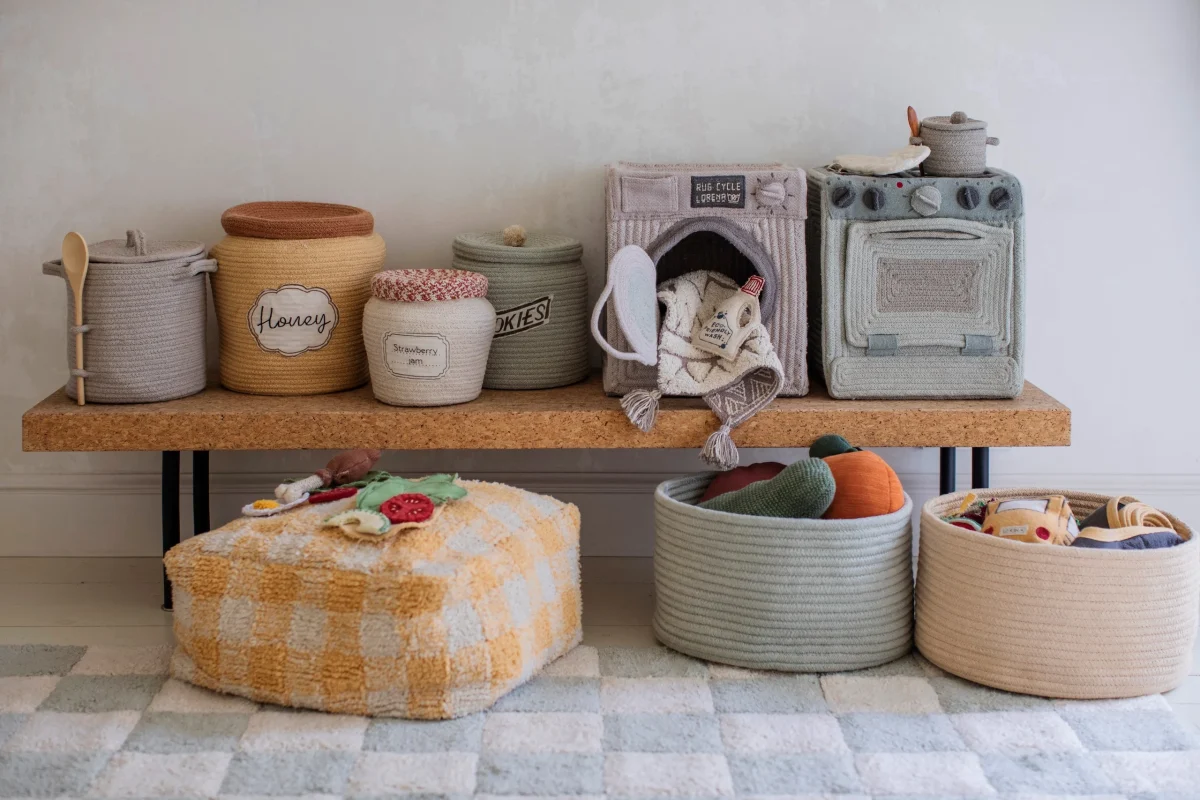 Handmade Textile Play Stove with Pot and Oven Mitt, photo 7