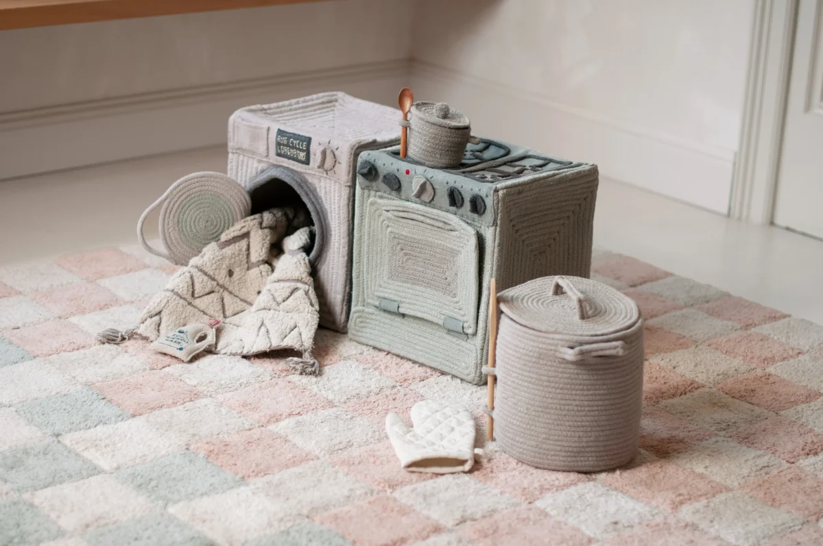 Handmade Textile Play Stove with Pot and Oven Mitt, photo 5