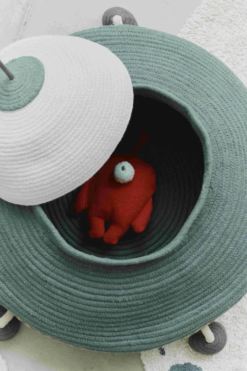 Lorena Canals Ufo — Handmade Basket with Mini Fabric Alien, photo 3