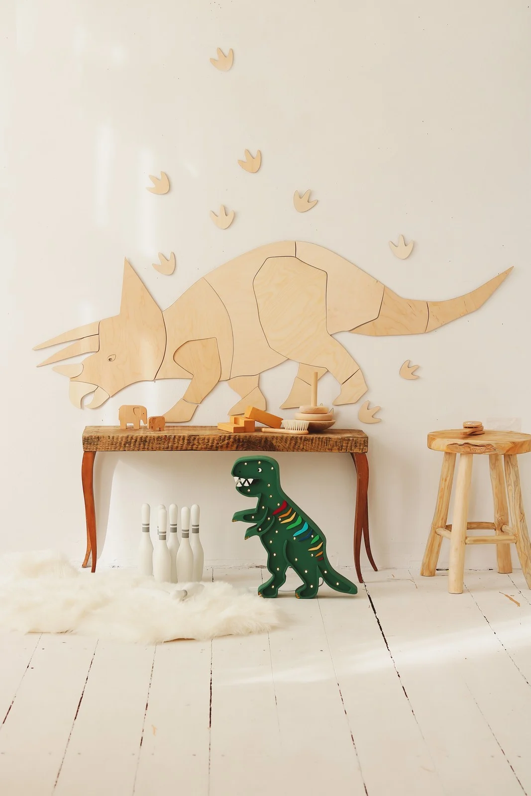 Dinosaur Wall Decor: Stegosaurus, T-Rex, Triceratops — Triceratops