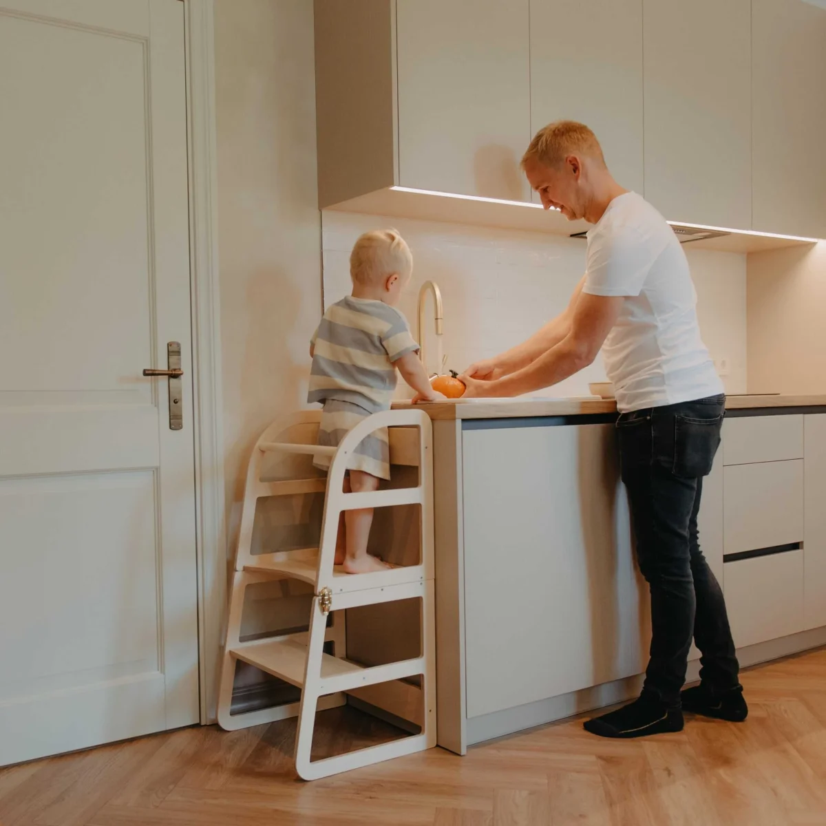 leg&go Sleekstep — 2-in-1 Tower That Folds into a Table & Chair, photo 6