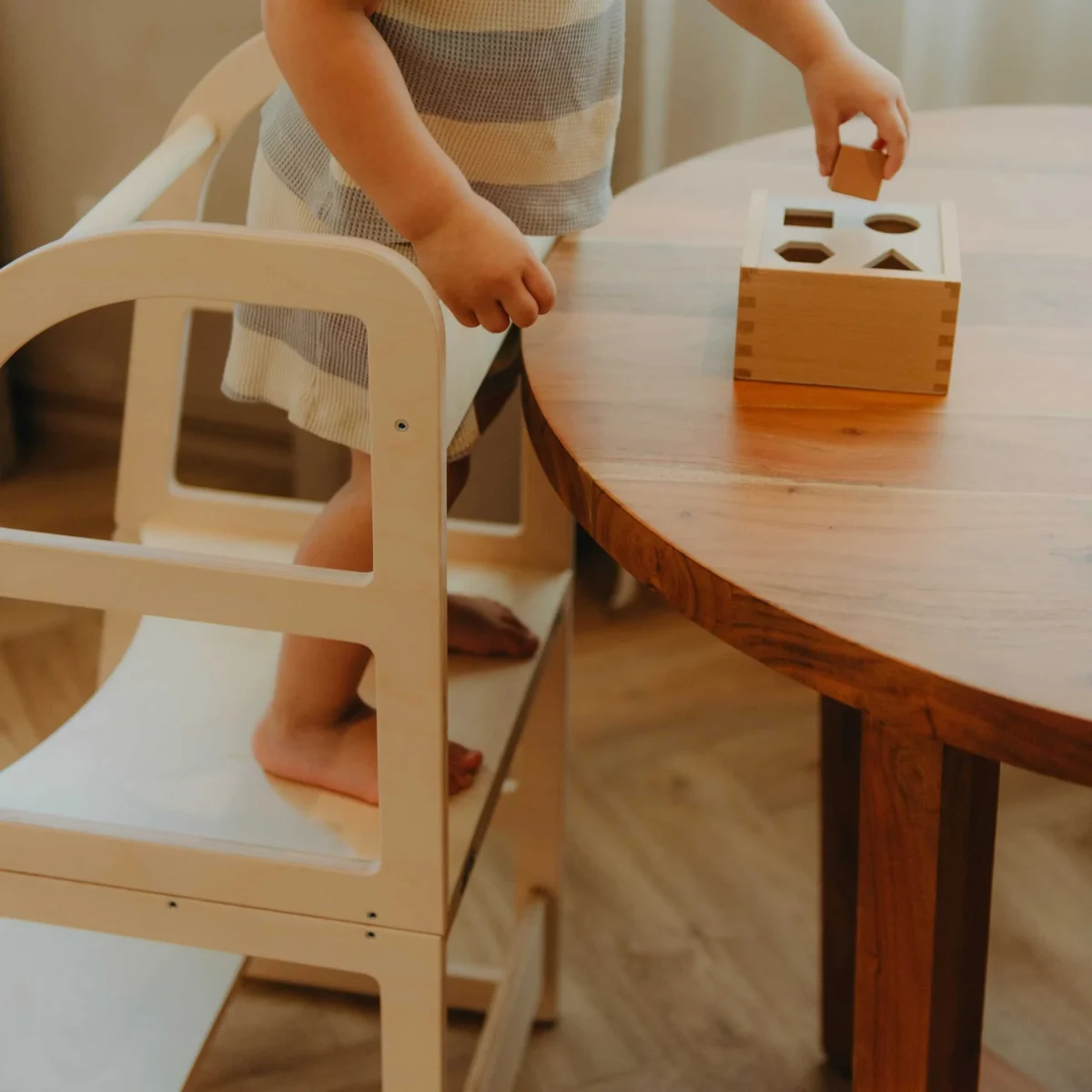 leg&go Sleekstep — 2-in-1 Tower That Folds into a Table & Chair, photo 5