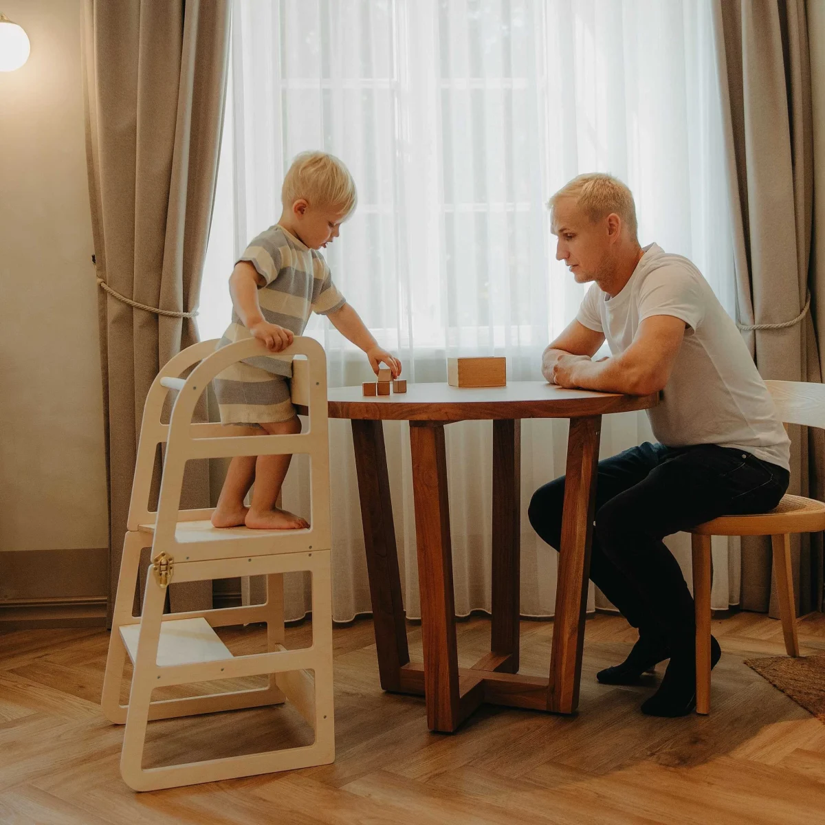 leg&go Sleekstep — 2-in-1 Tower That Folds into a Table & Chair, photo 7