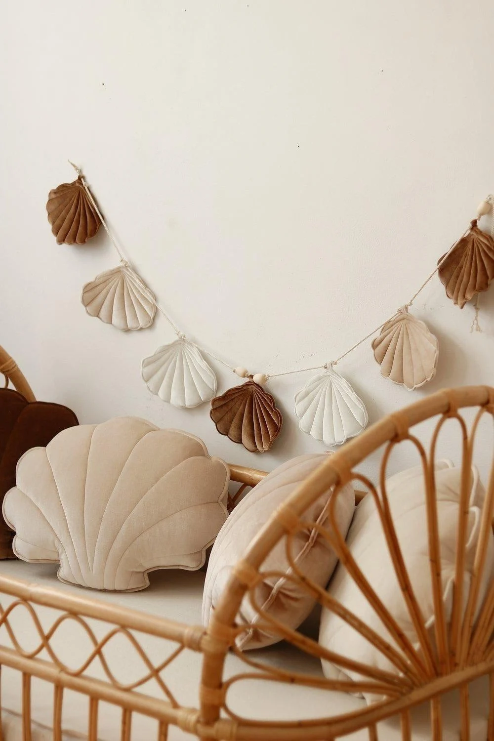 Shell Garland in Linen or Velvet, 3 m — Beige Pearl
