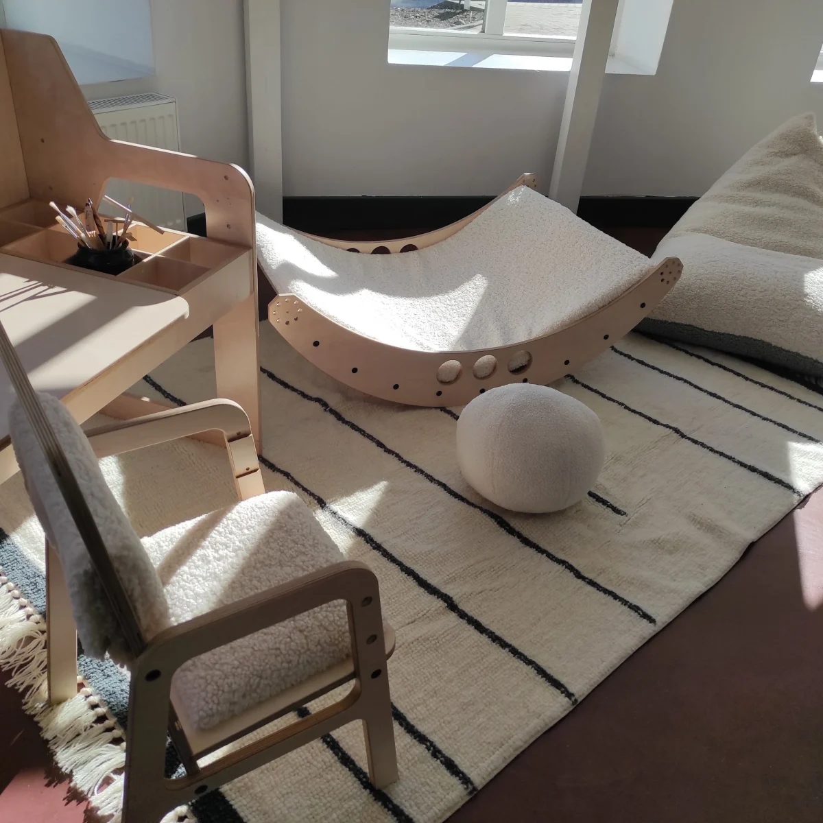 Two-Tone Sherpa Bean Bag Lounger, photo 6
