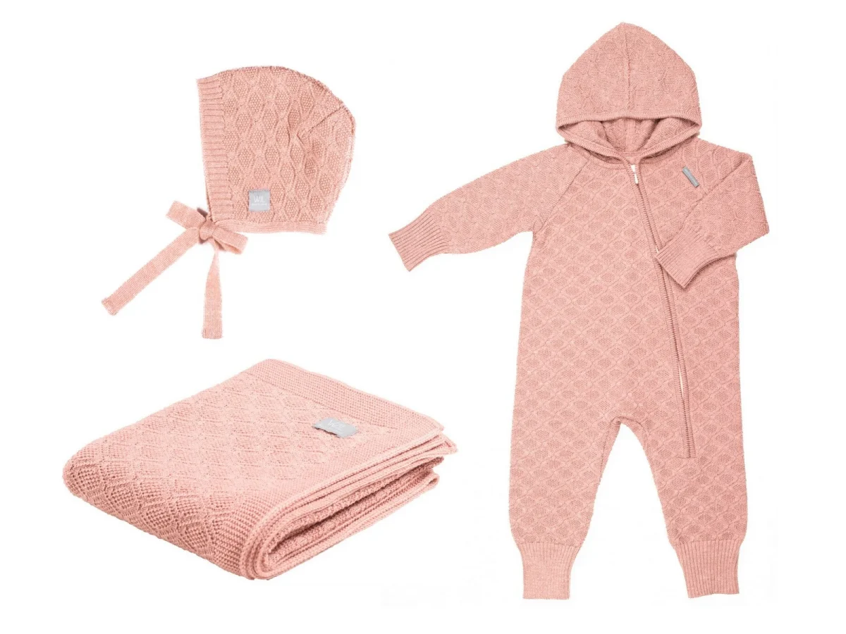 HAPPINESS Merino Gift Set: Blanket, Romper and Bonnet — Pink