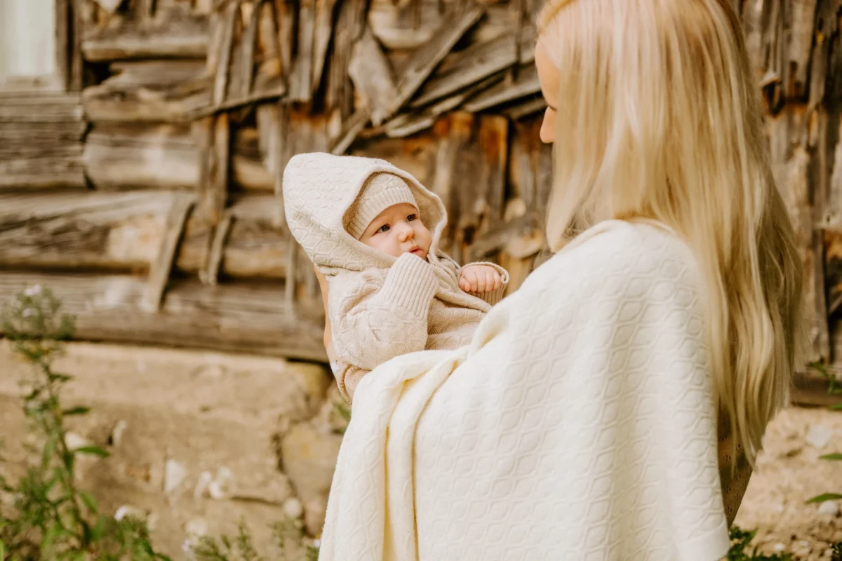 HAPPINESS Merino Gift Set: Blanket, Romper and Bonnet, photo 6