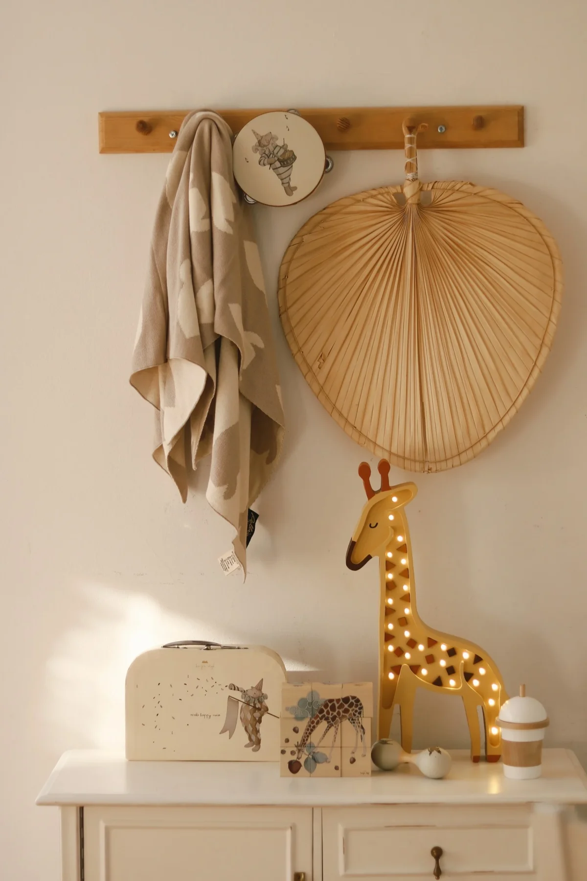 Little Lights Giraffe — puidust öölamp, foto 5