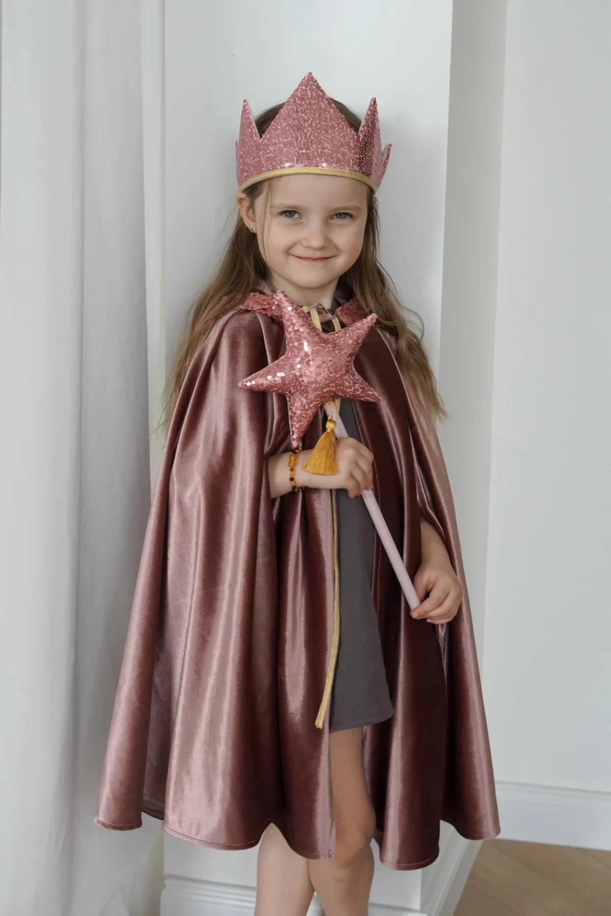Magic Cape Dress-Up Costume, 8 Designs, photo 2