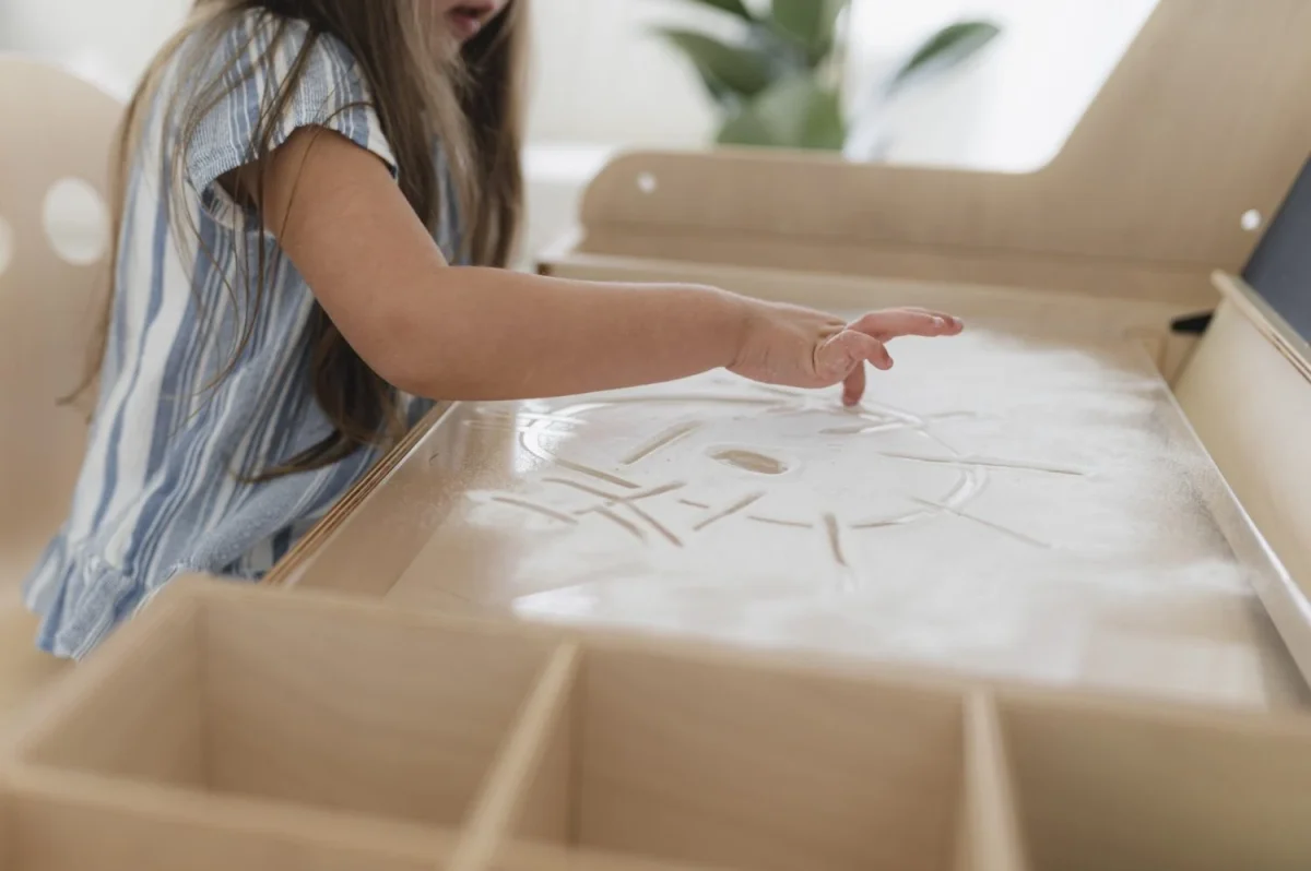 Multisensory Art Table/Desk Luula, photo 9