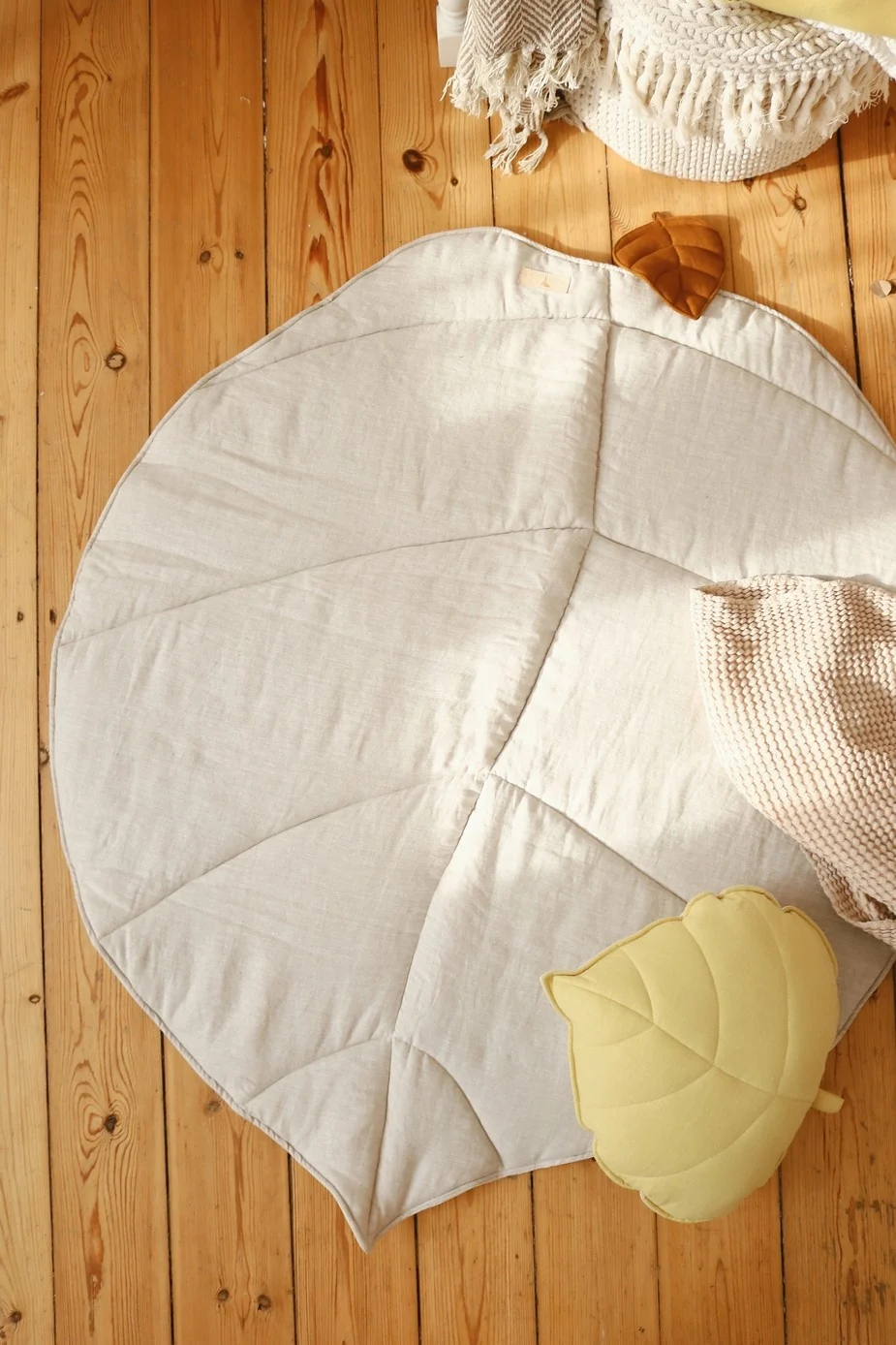 Organic Cotton and Linen Leaf Playmat — Sand