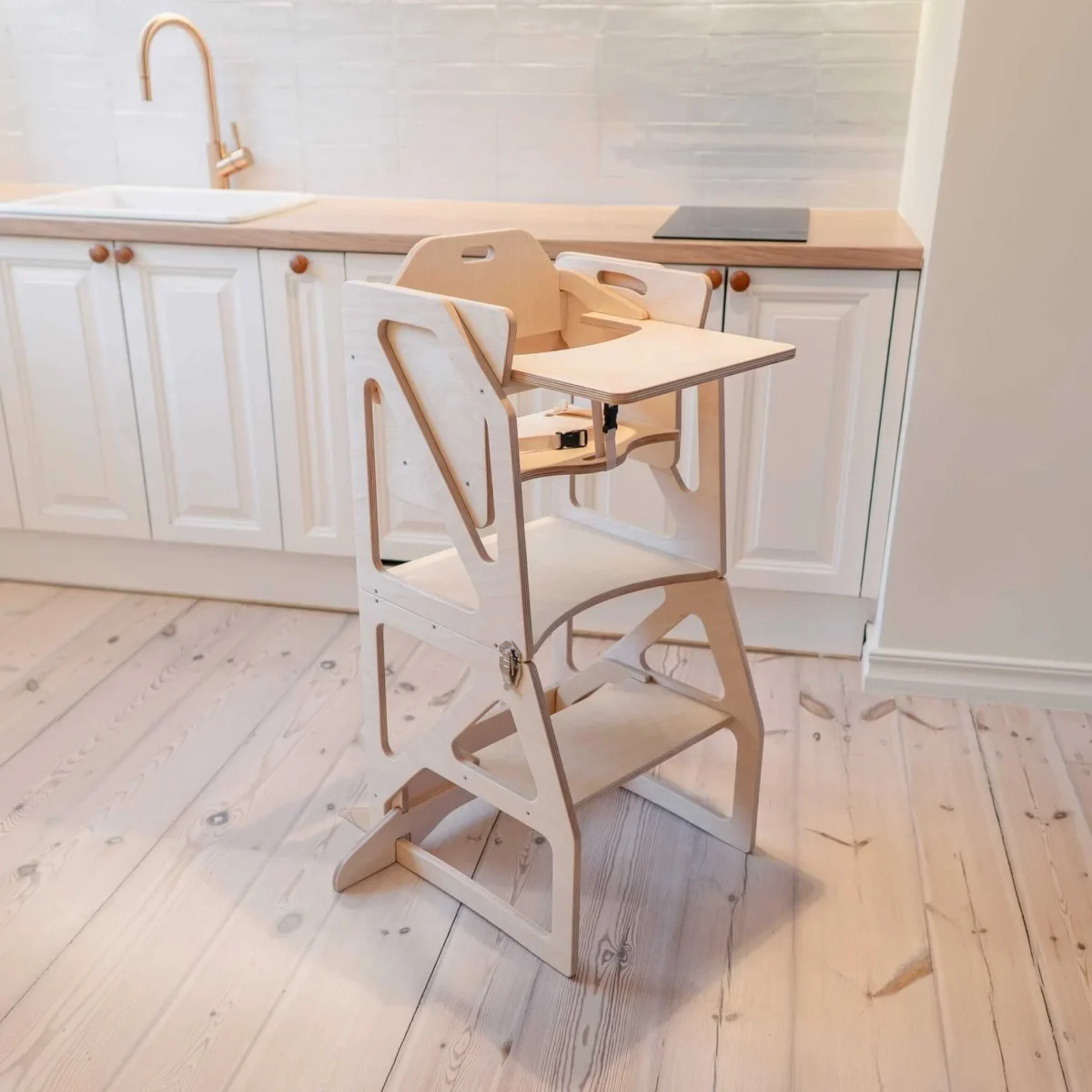 leg&go Modustep — Kitchen Tower with High Chair and Feeding Tray — Natural Wood