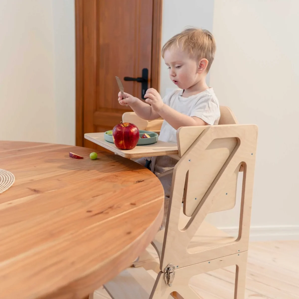 leg&go Modustep — Kitchen Tower with High Chair and Feeding Tray, photo 6