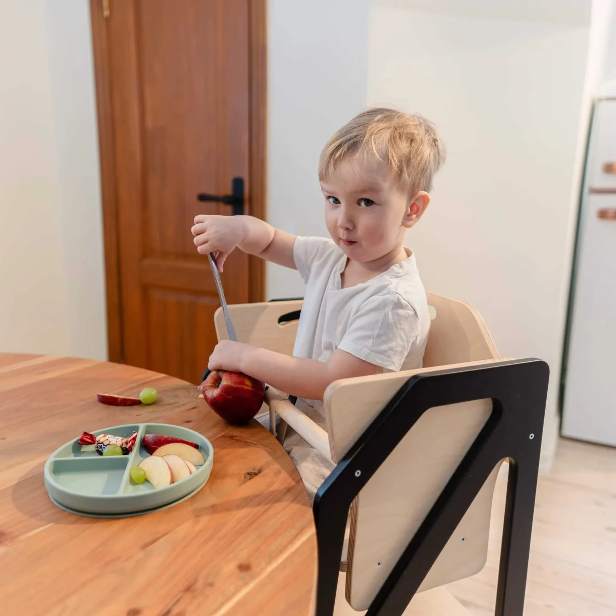 leg&go Modustep — Kitchen Tower with High Chair and Feeding Tray, photo 9