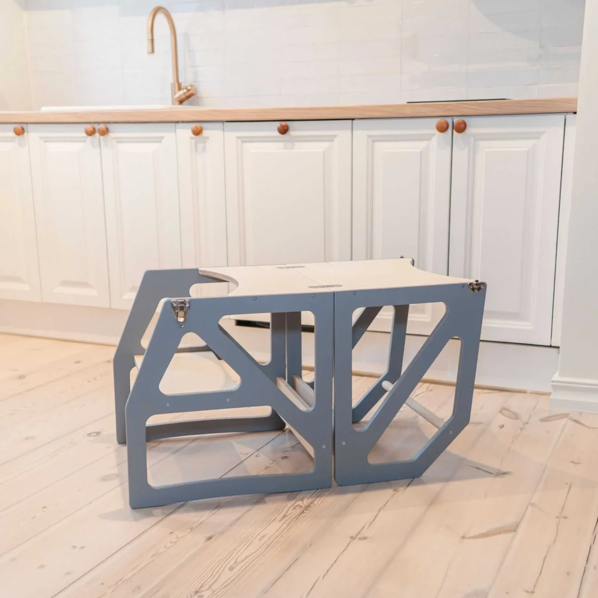 leg&go Modustep — Transformable Kitchen Tower, Table and Chair — Grey