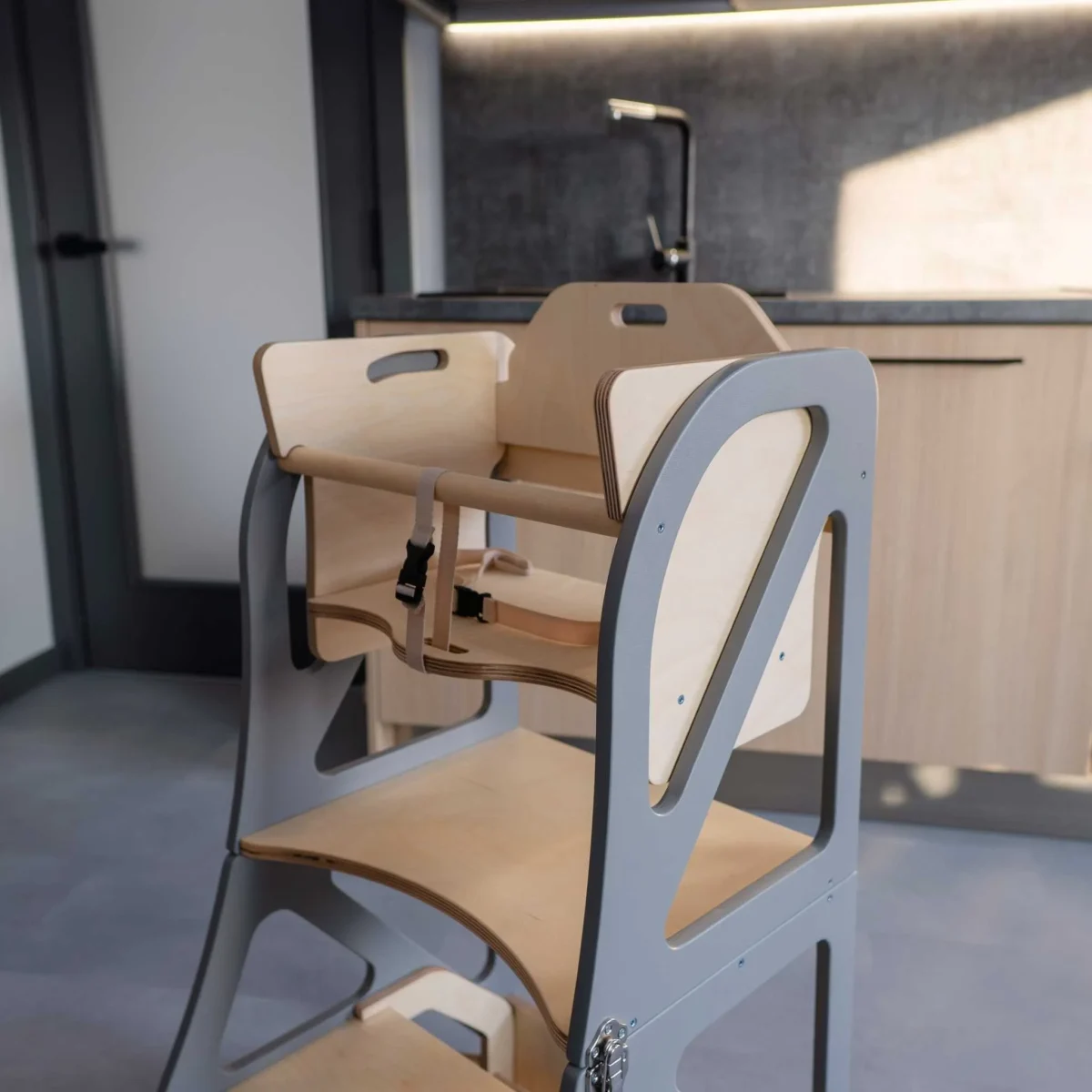 leg&go Securestep — Kitchen Tower with High Chair Add-ons, photo 2
