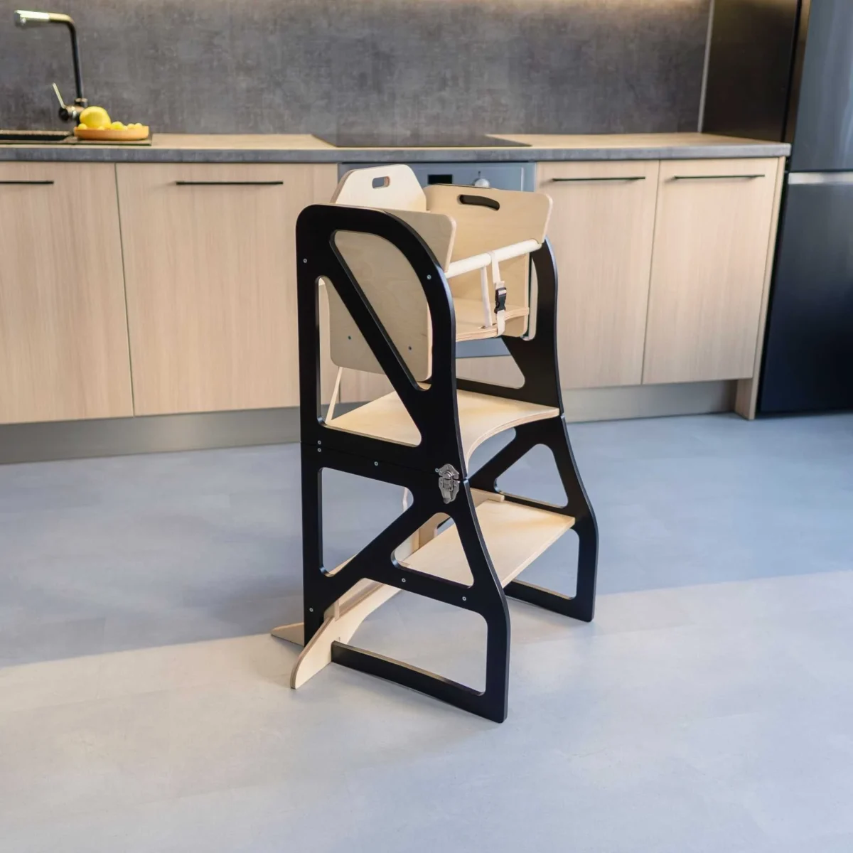leg&go Securestep — Kitchen Tower with High Chair Add-ons — black