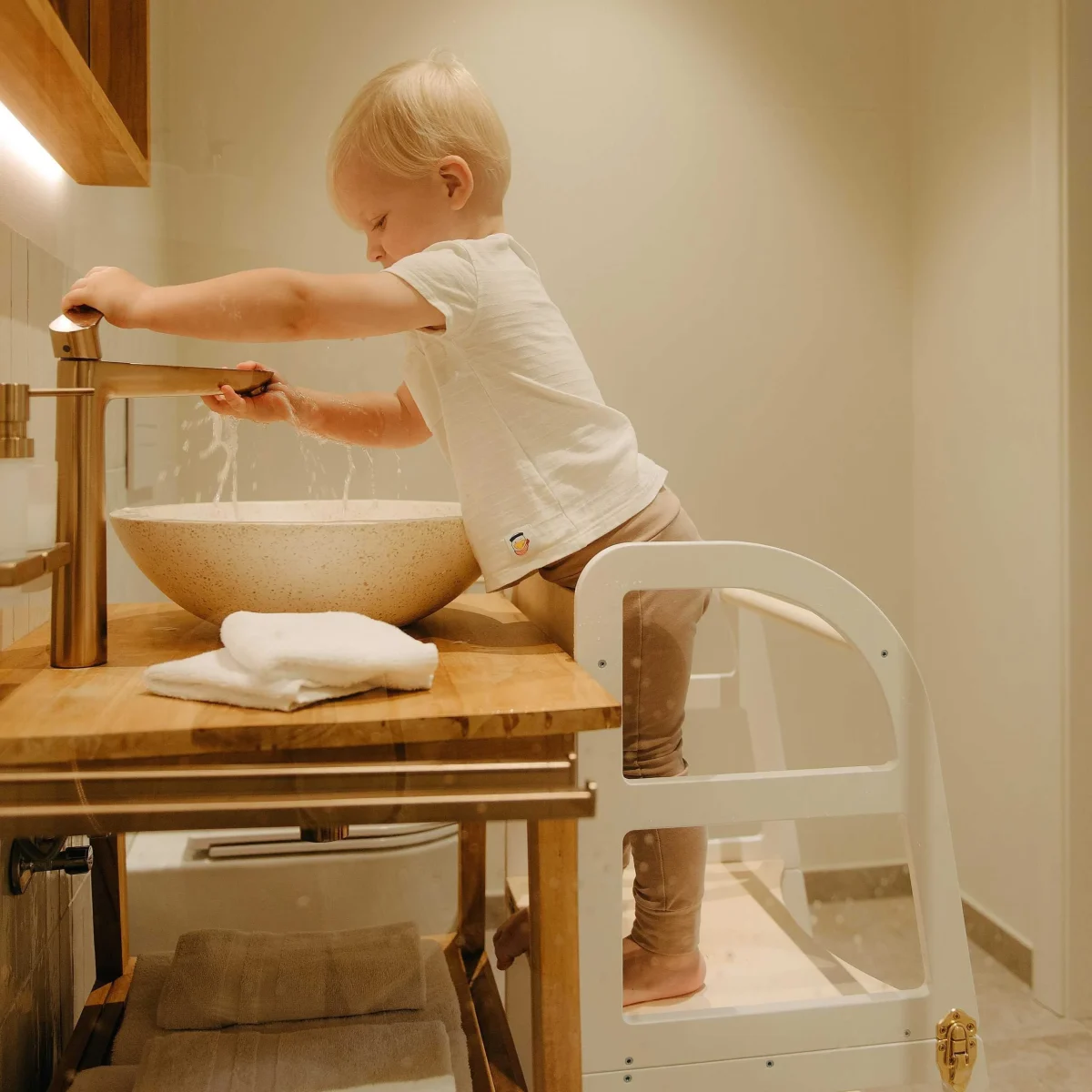 leg&go Sleekstep — Kitchen Tower and High Chair Combo, photo 17