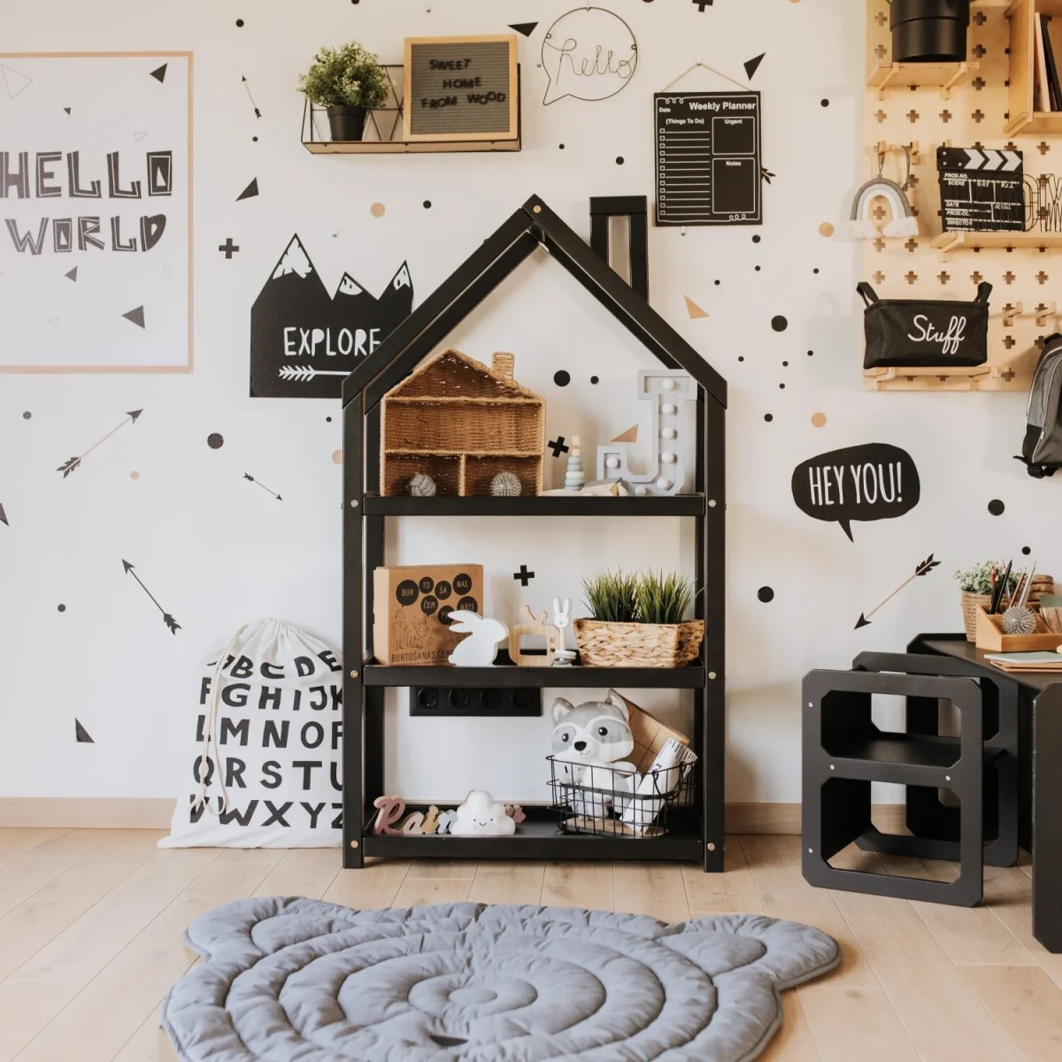 House Shaped Shelf for Kids, photo 9