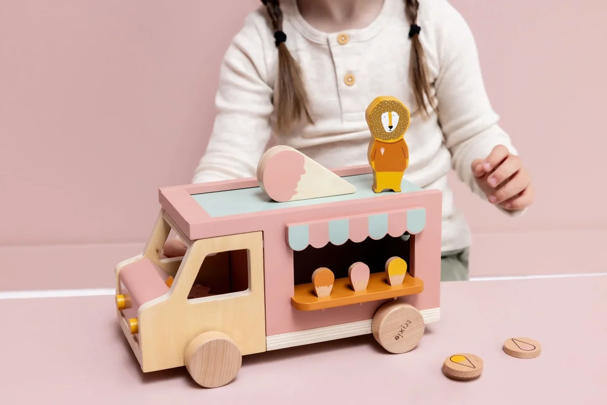 Wooden Ice Cream Truck, photo 2