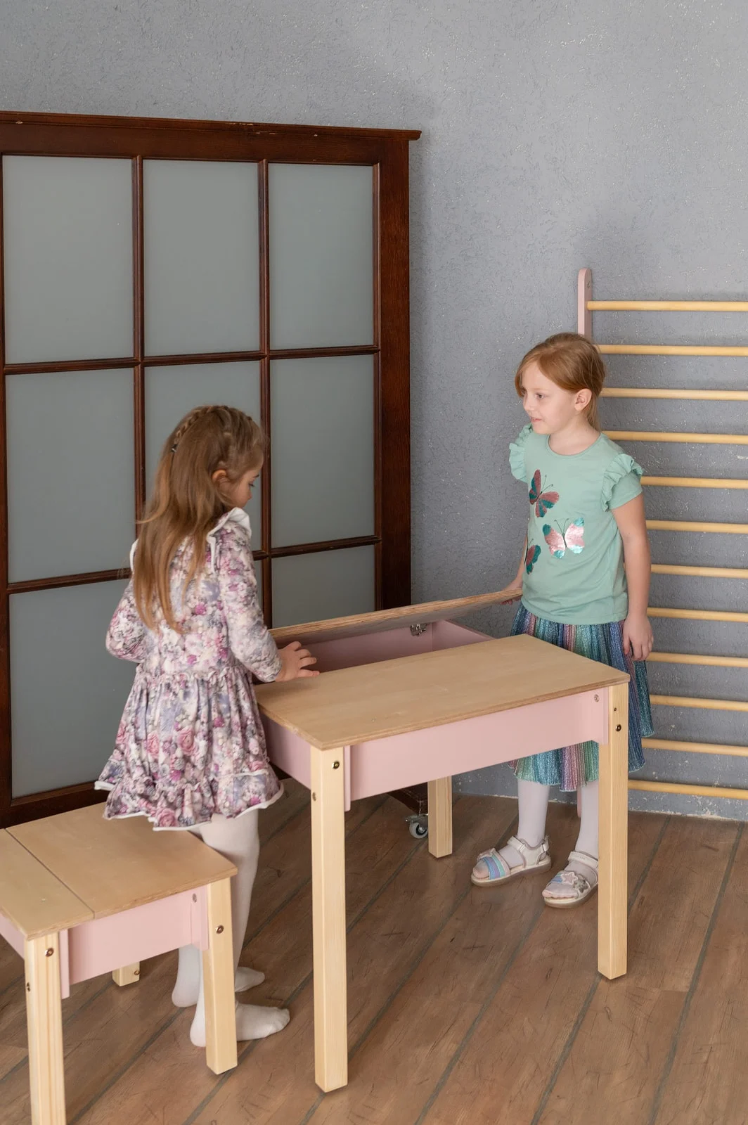 Kids’ Table and Chair Set with Hidden Storage, photo 9
