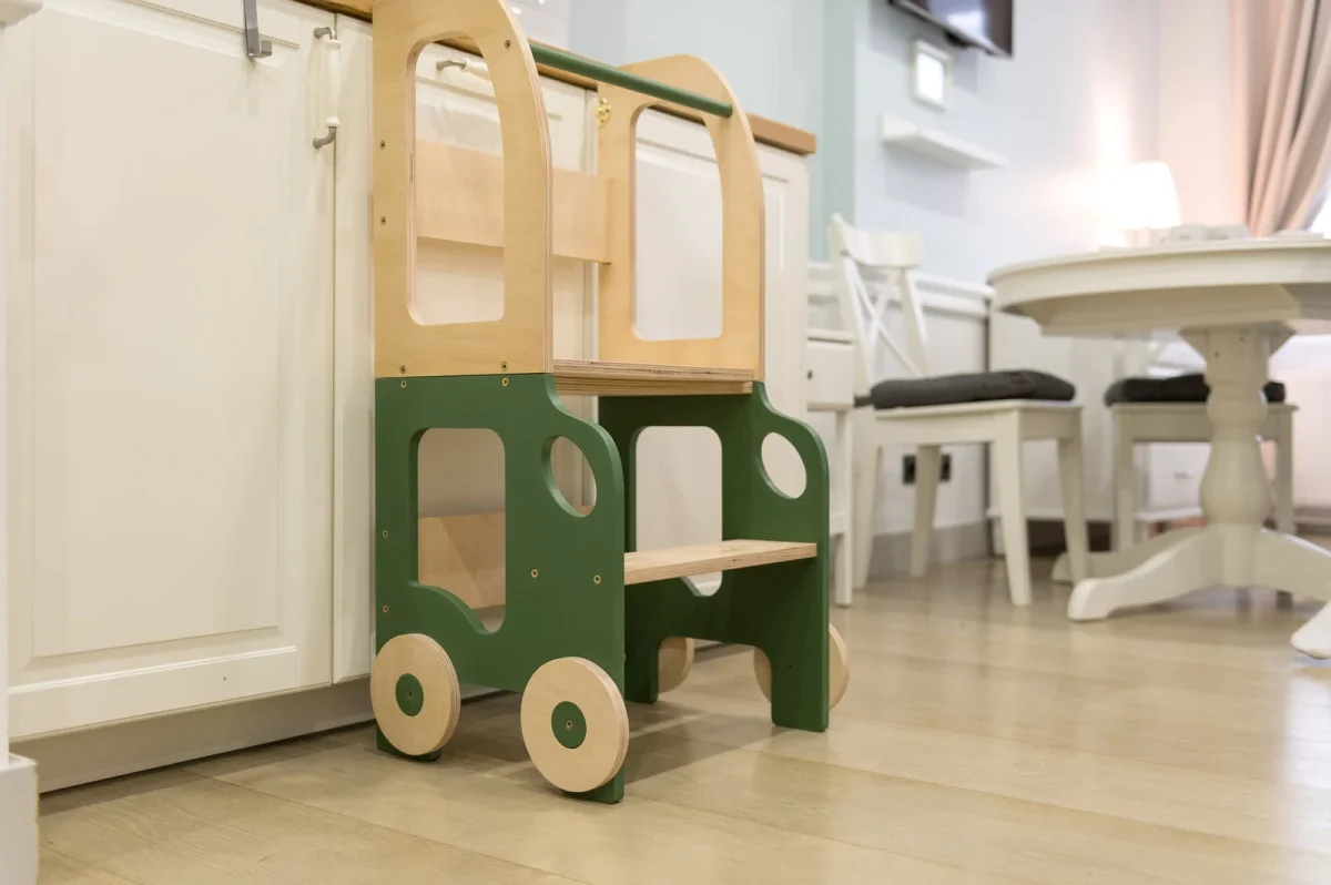 Car-Shaped Kitchen Helper Tower and Learning Table, photo 9