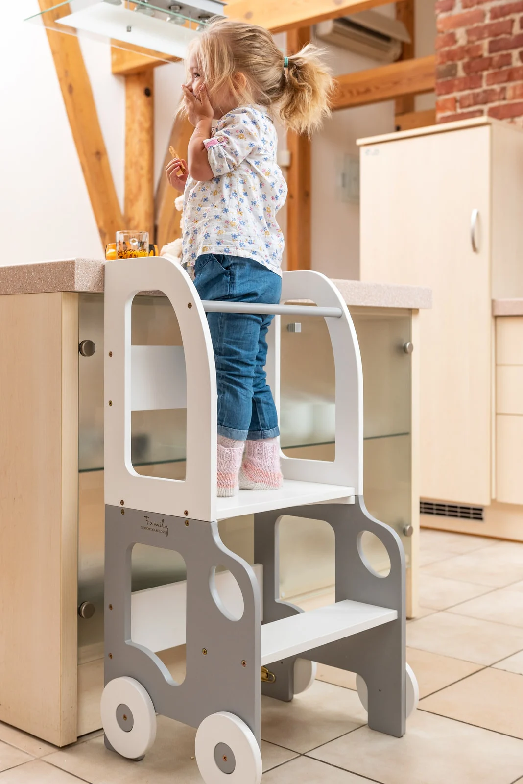 Car-Shaped Kitchen Helper Tower and Learning Table, photo 7