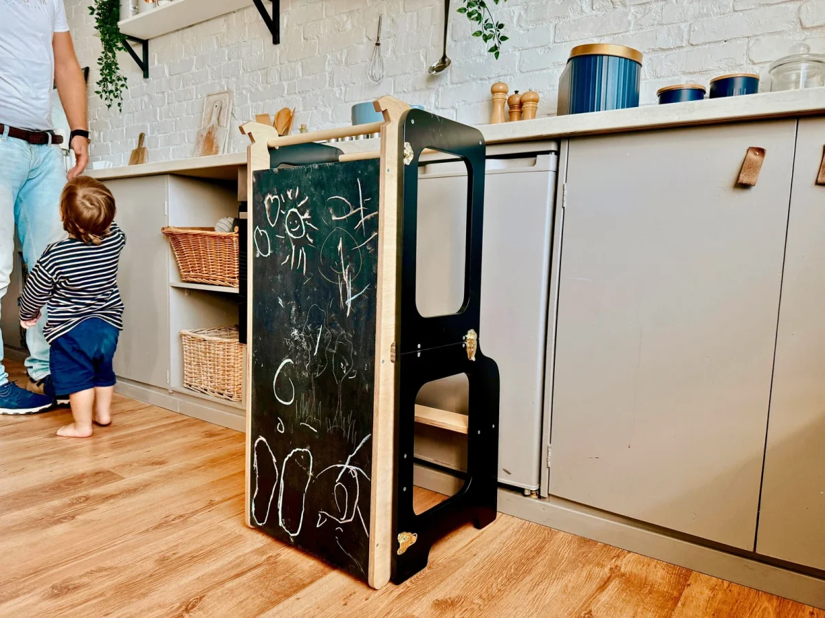 4-in-1 Learning Tower with Blackboard and Slide, photo 2