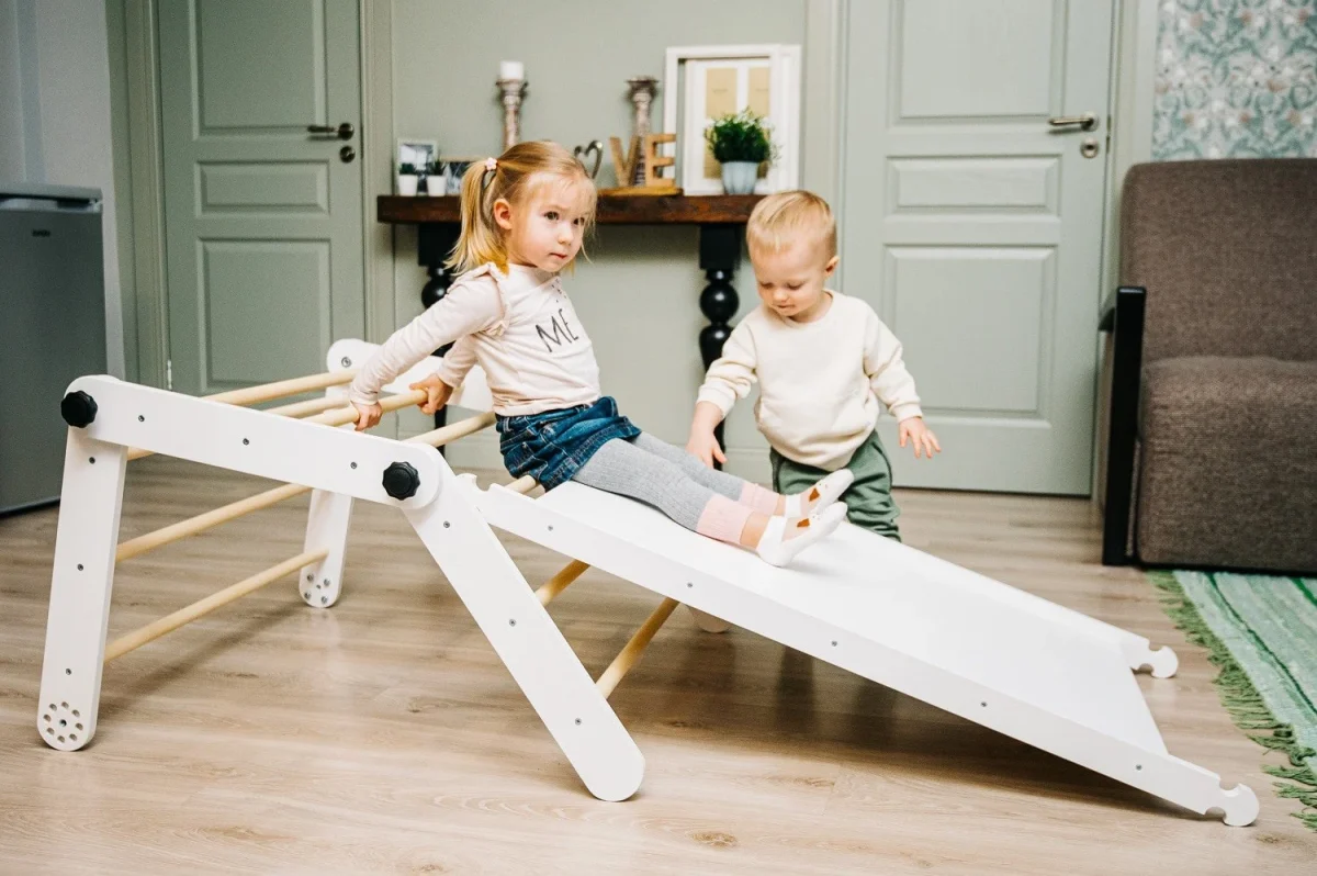 Double-Sided Climbing Ramp for the Pikler Triangle
