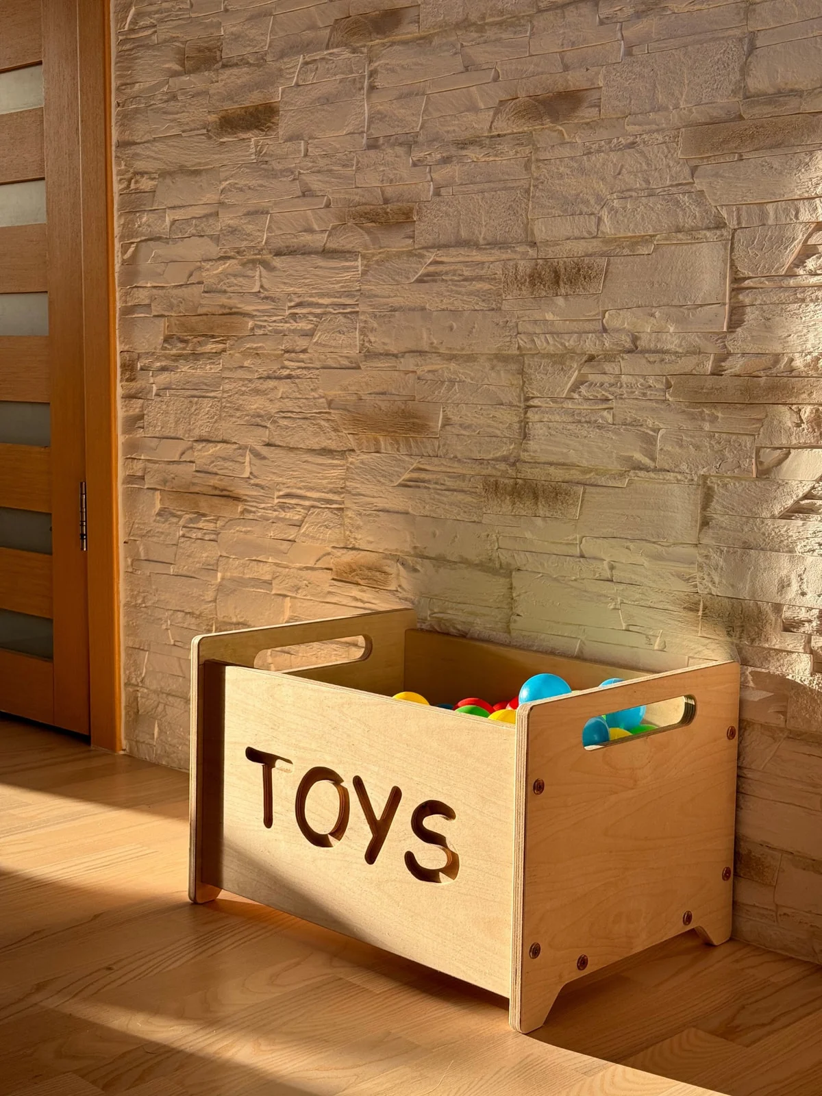Wooden Toy Box with “TOYS” Cut-Out and Handles, photo 2